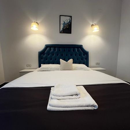 Cochet Boutique Otel Târgu Jiu Dış mekan fotoğraf