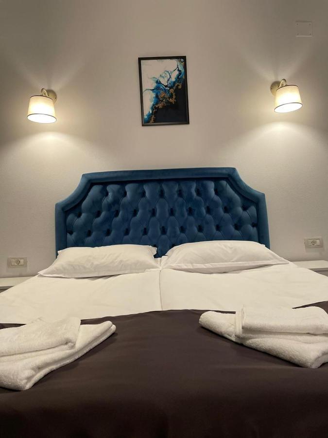 Cochet Boutique Otel Târgu Jiu Dış mekan fotoğraf