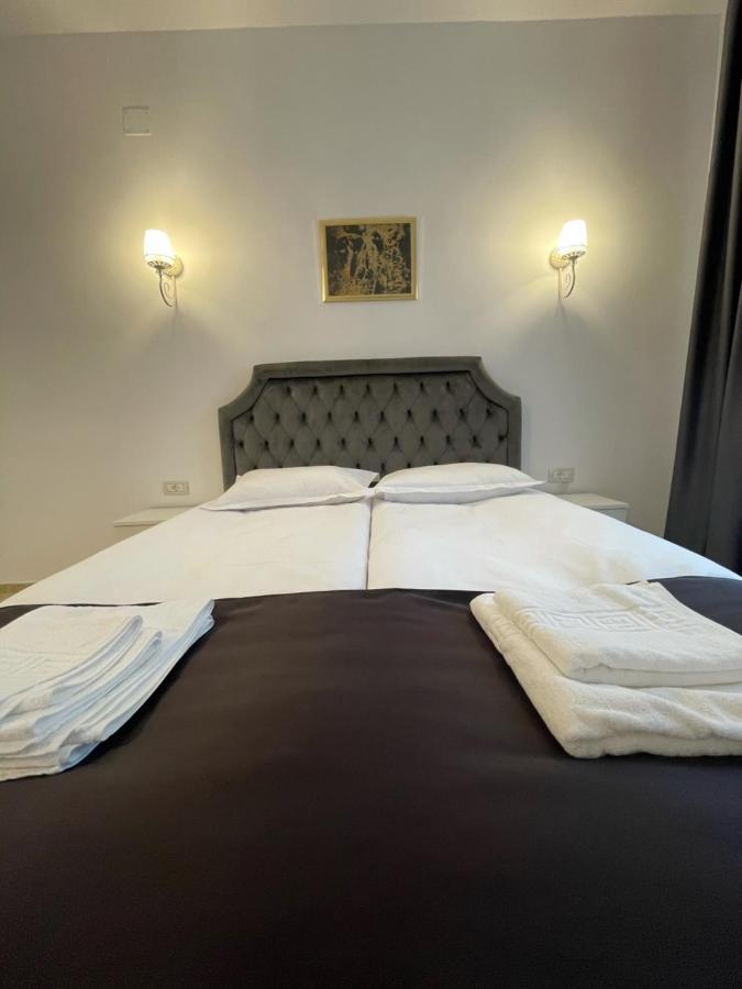 Cochet Boutique Otel Târgu Jiu Dış mekan fotoğraf