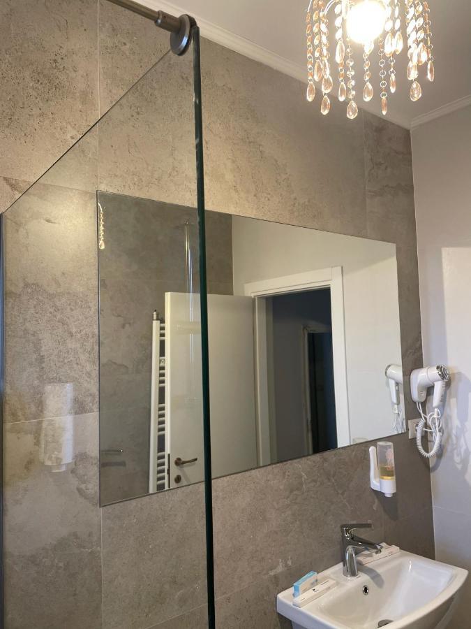 Cochet Boutique Otel Târgu Jiu Dış mekan fotoğraf