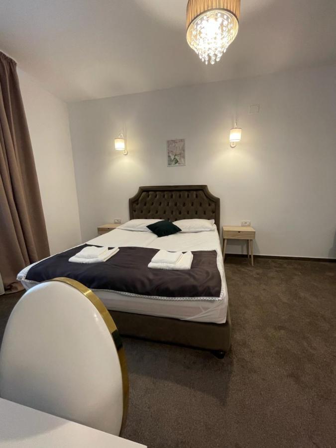 Cochet Boutique Otel Târgu Jiu Dış mekan fotoğraf