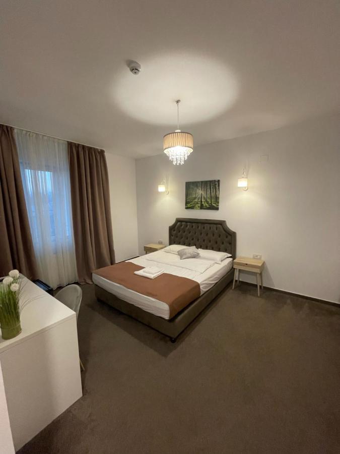 Cochet Boutique Otel Târgu Jiu Dış mekan fotoğraf