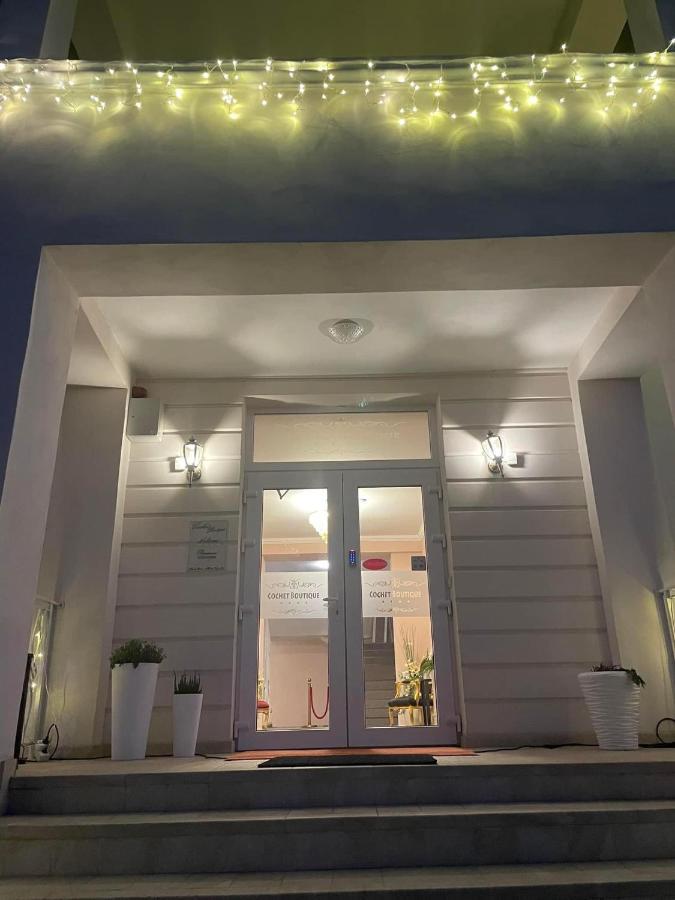 Cochet Boutique Otel Târgu Jiu Dış mekan fotoğraf
