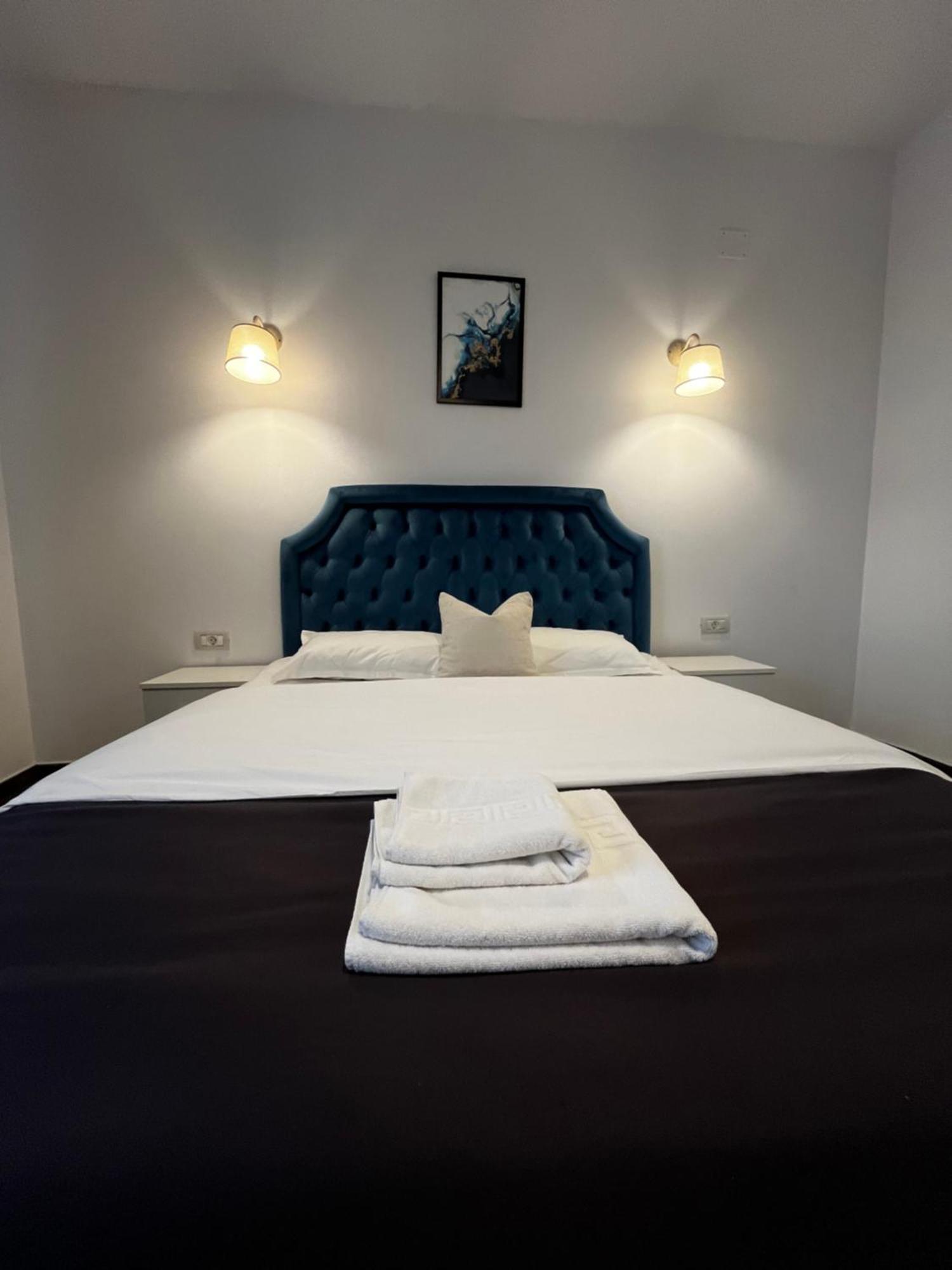 Cochet Boutique Otel Târgu Jiu Dış mekan fotoğraf
