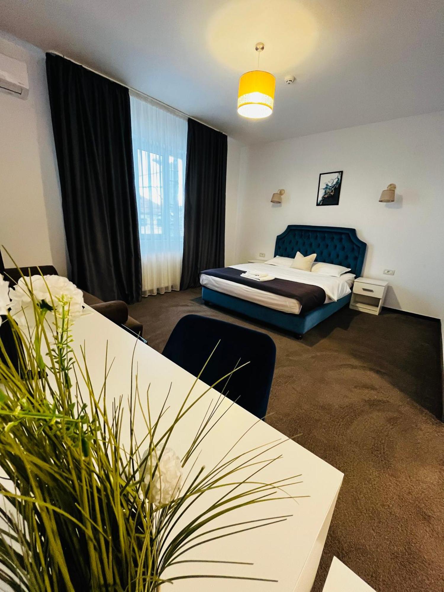 Cochet Boutique Otel Târgu Jiu Dış mekan fotoğraf
