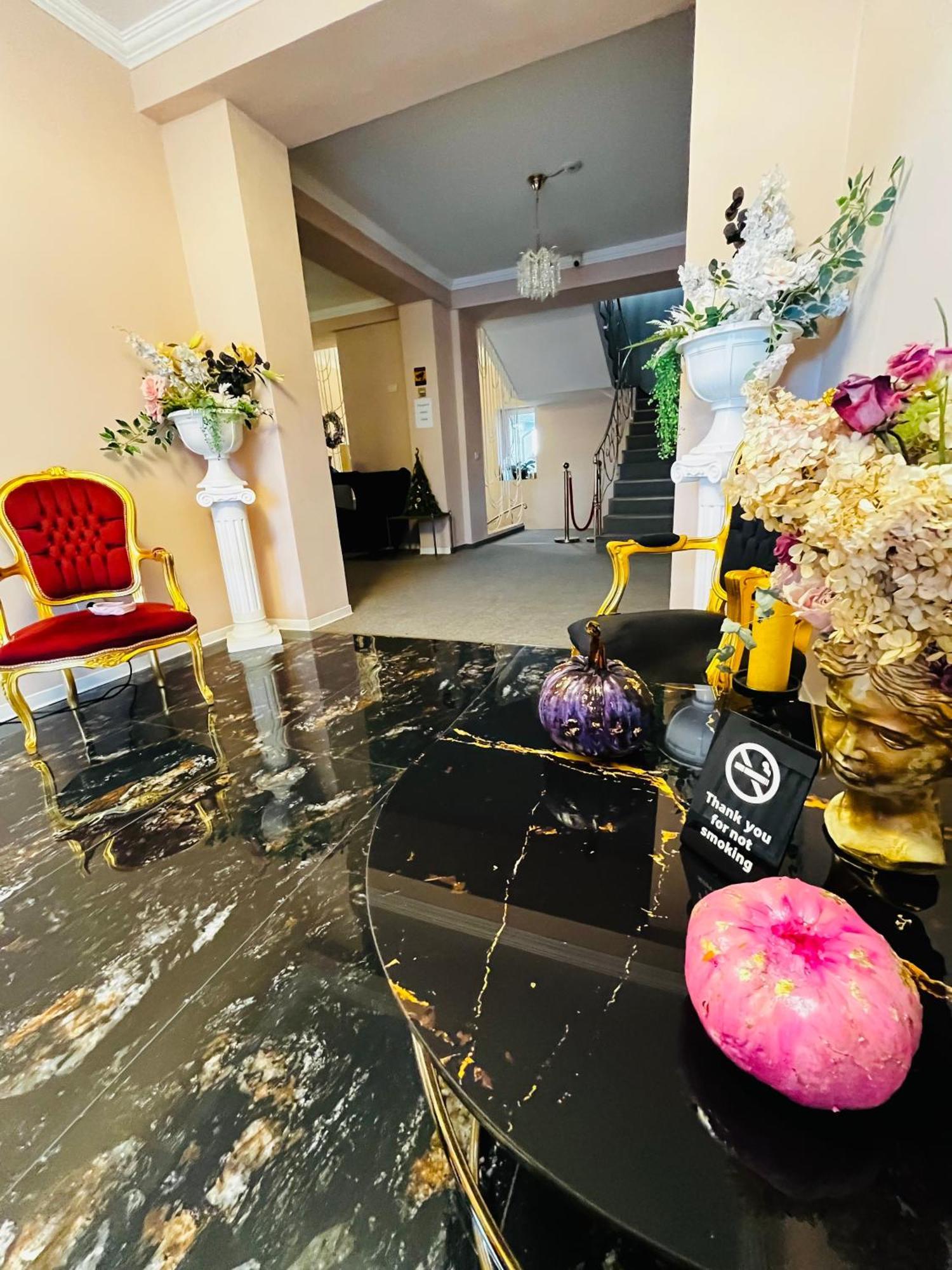 Cochet Boutique Otel Târgu Jiu Dış mekan fotoğraf